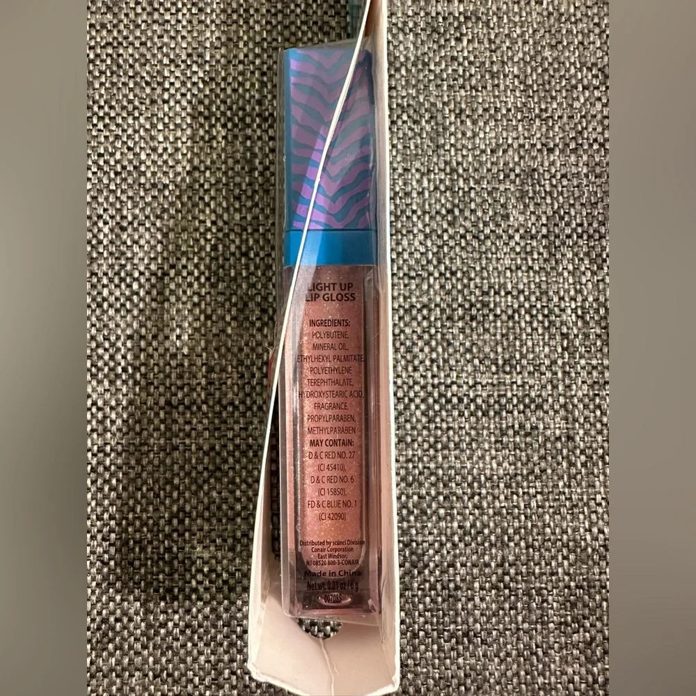 Scünci Hello U! Shimmering Pink Lip Gloss 0.21 oz NIP